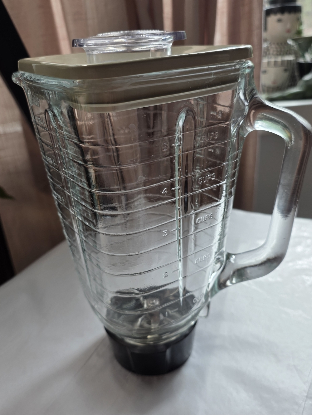 Glass Blender Jar Beige Lid and Black Base - Replacement Pitcher Oster 5 Cups